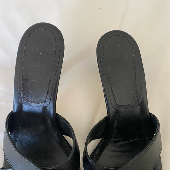 Zara Leather Mules with Toe Detail - Picture 5 of 5